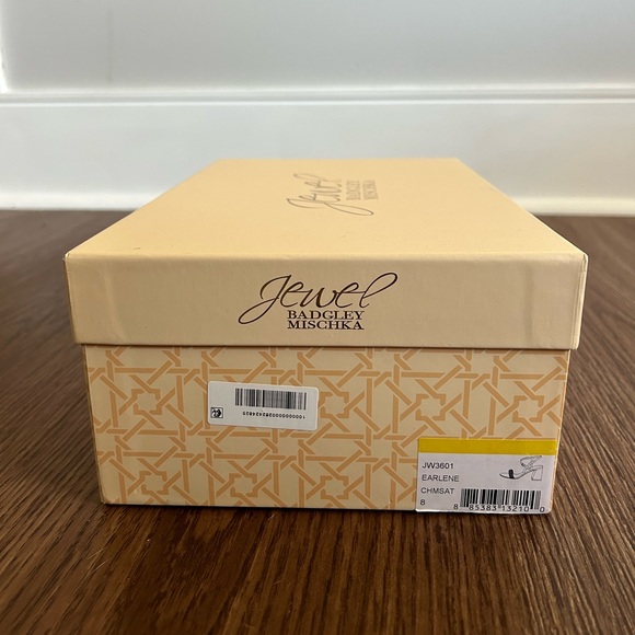 Jewel Badgley Mischka ‘Earlene’ - Picture 6 of 13